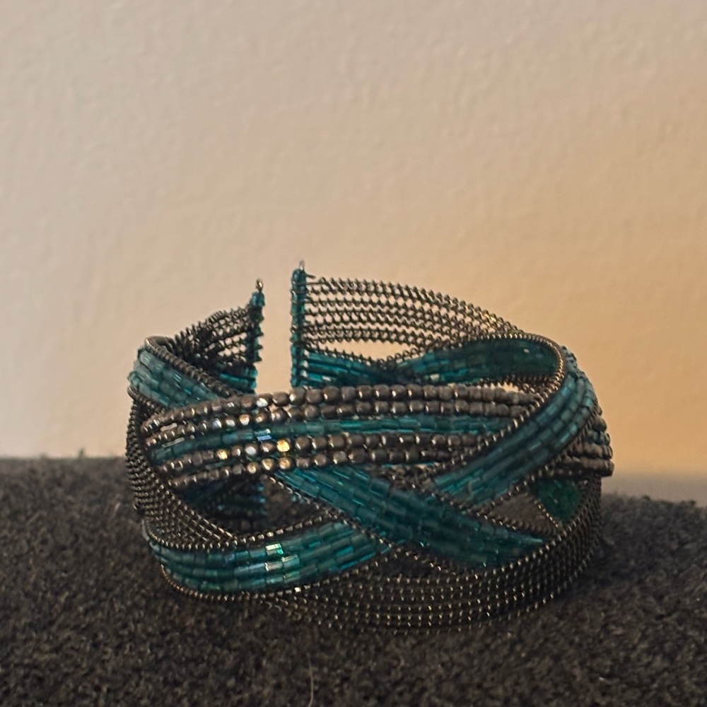 Elegant Beaded Bracelet in Teal and Silver